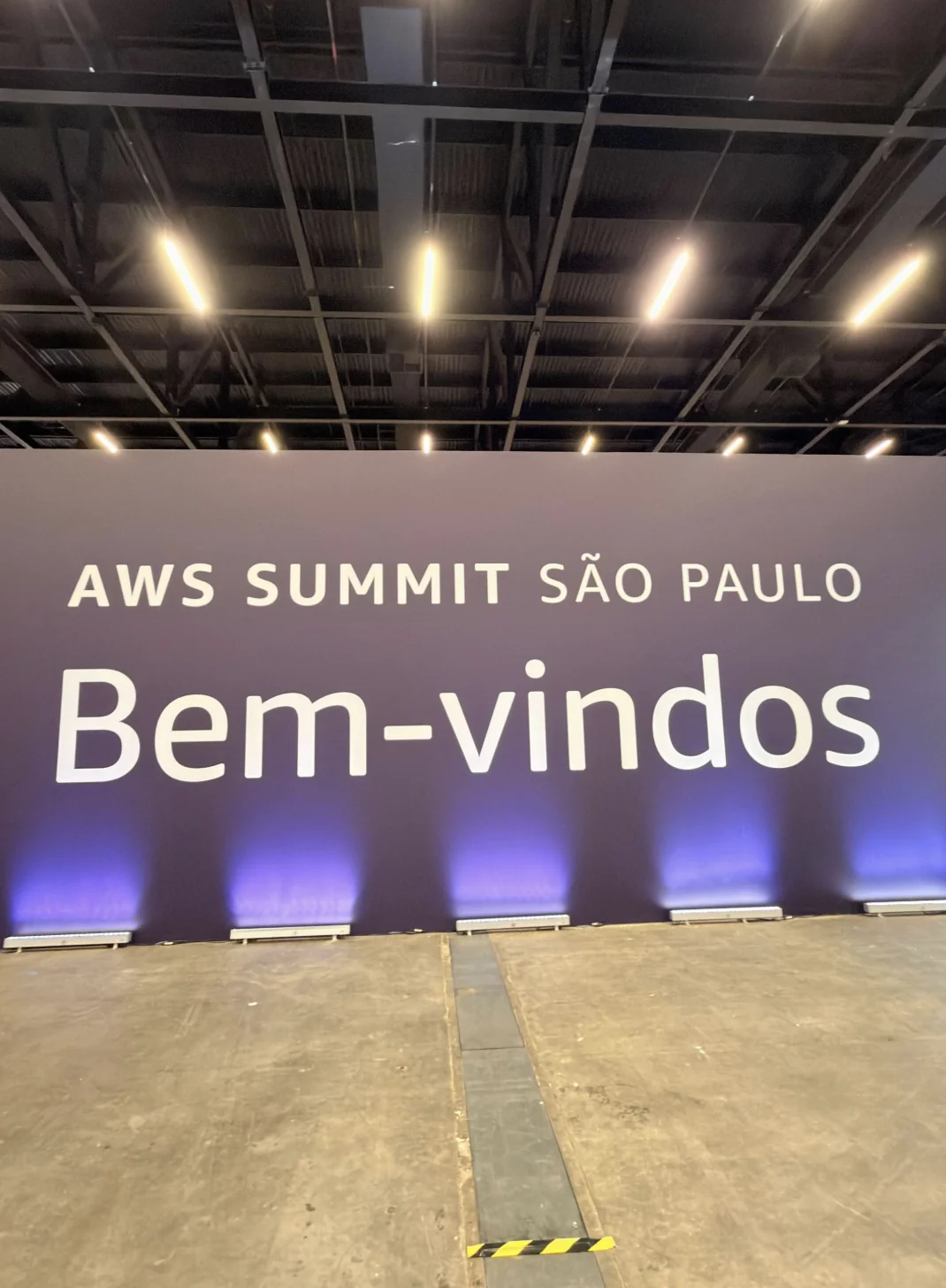 The welcome area inside AWS Summit São Paulo